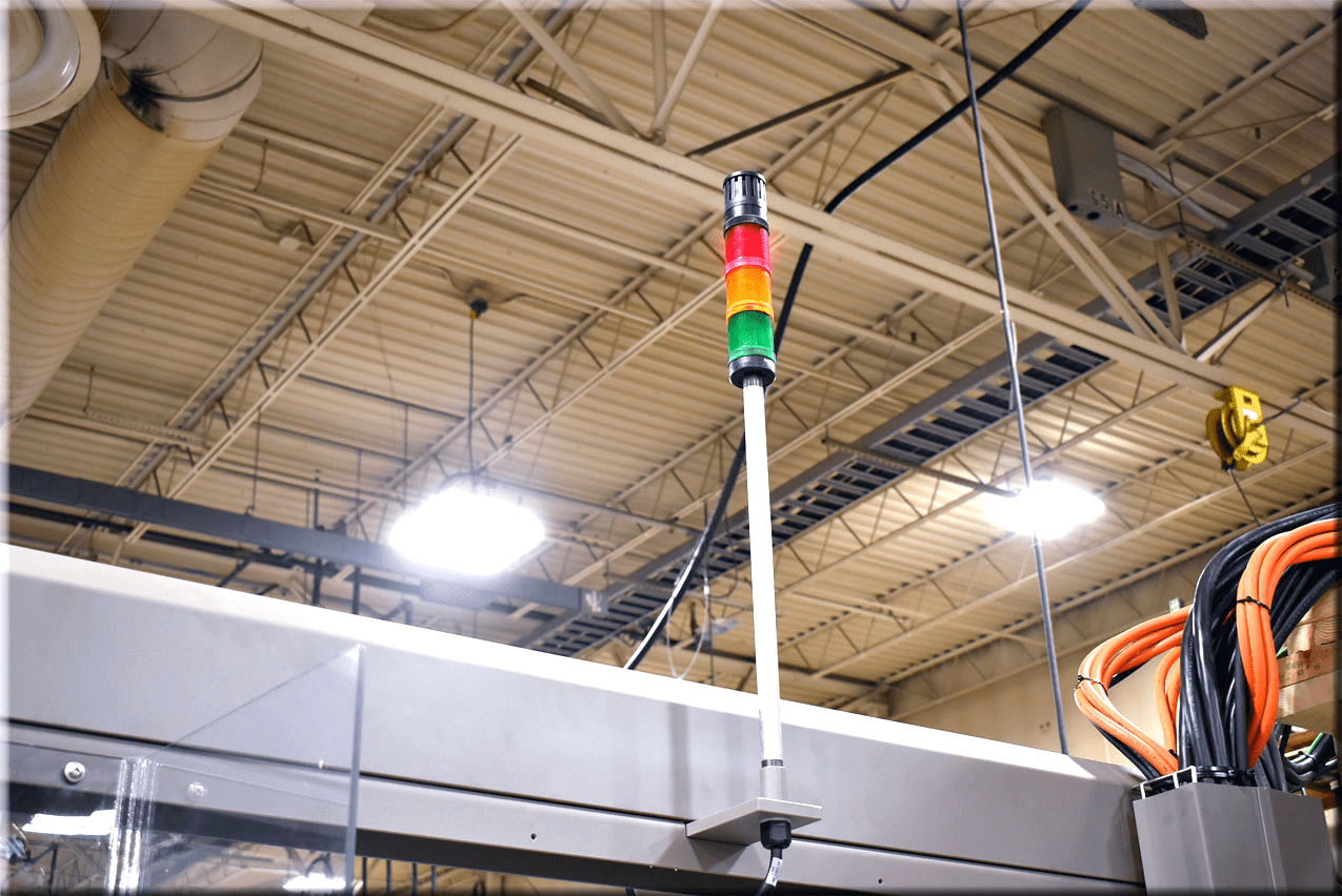 Light column that indicates status of machine